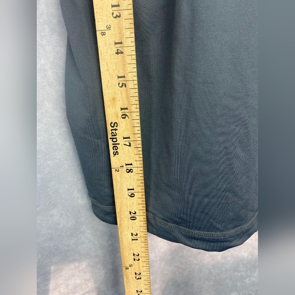 Lululemon Rehearsal Tank Coal Size Women In GrayTag. Size 4 - Picture 9 of 9